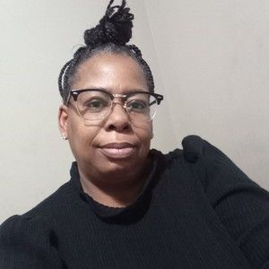 Meet your Posher, Anesa